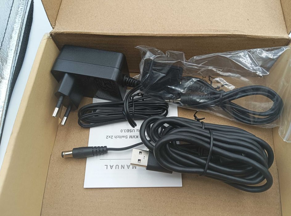 Comutador KVM HDMI DisplayPort 2 Monitores