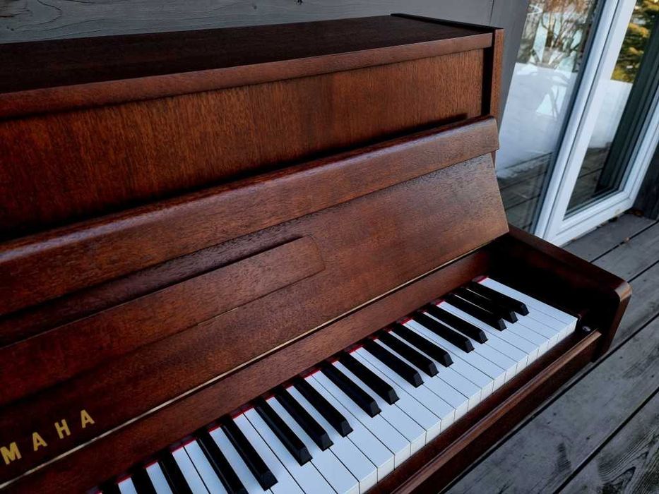 Pianino YAMAHA 100cm 1972r CIEMNY BRĄZ MAT Moderator