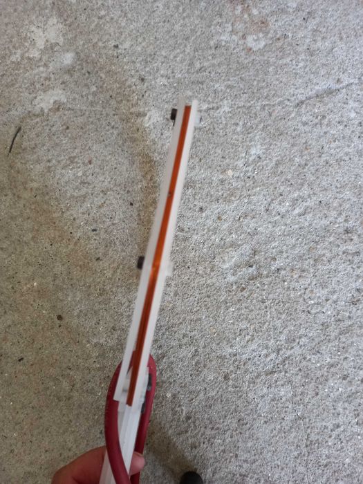 Antena magnética para escuta eletromagnética.