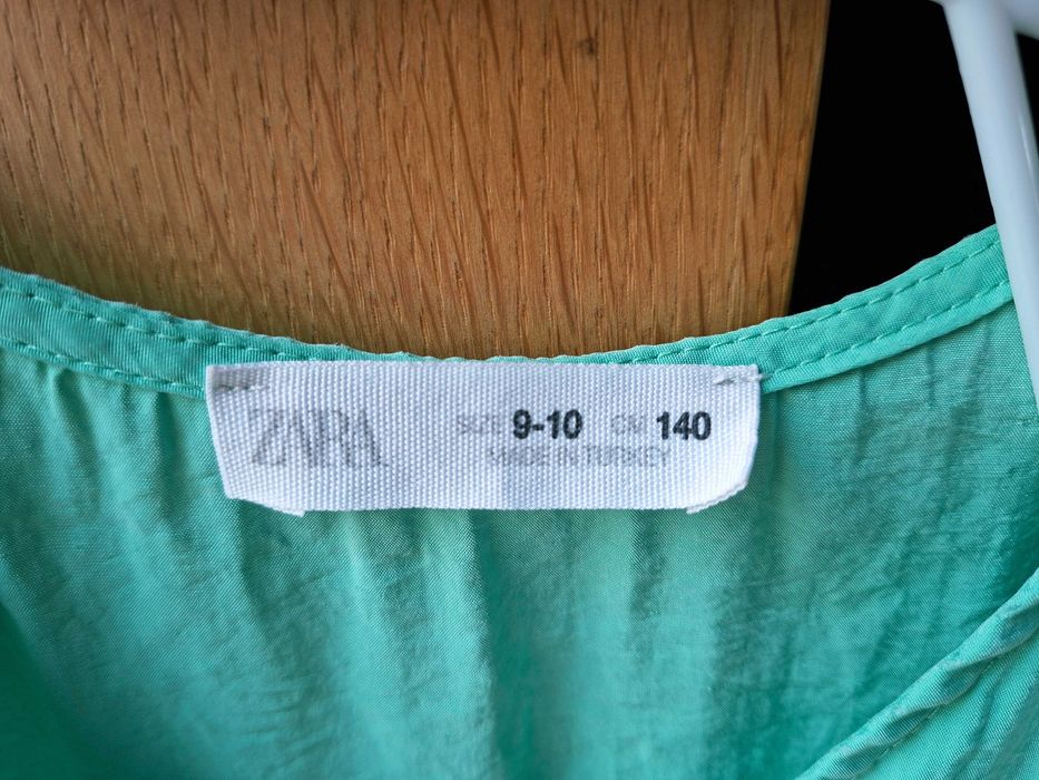 Lindo vestido verde Zara para menina