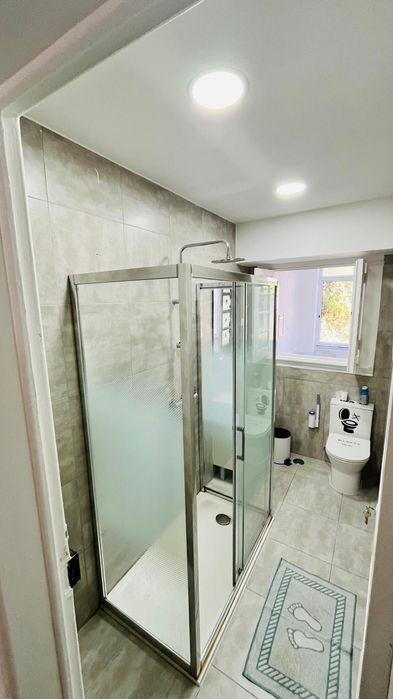 1 quarto solteiro  para arrendar em Queluz entrada  imediata