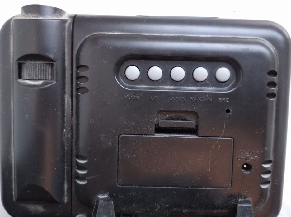 Продам часы будильник метеостанция с проекцией