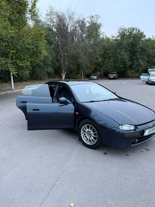 Mazda 323F BA 1998