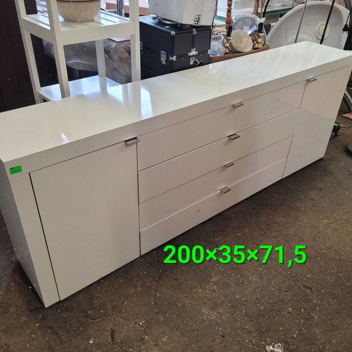 Komoda długa biała w połysku. Możliwy transport