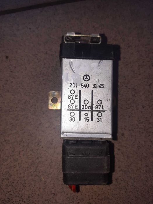 Mercedes W202 W201 W124 - przekaźnik
