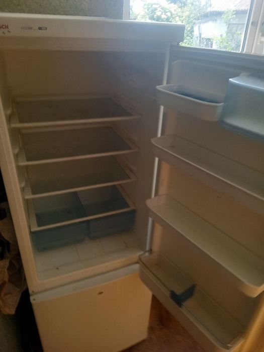 Холодильник бош продається