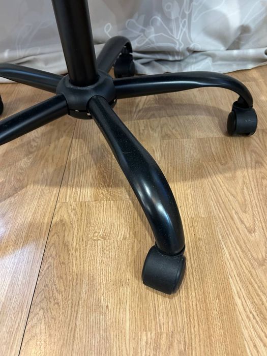 Крісло офісне jysk