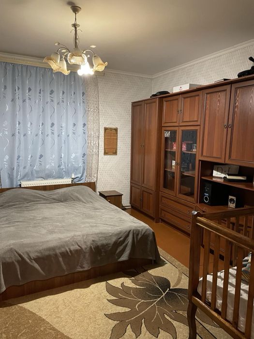 продам:) Будинок-господарство)торг