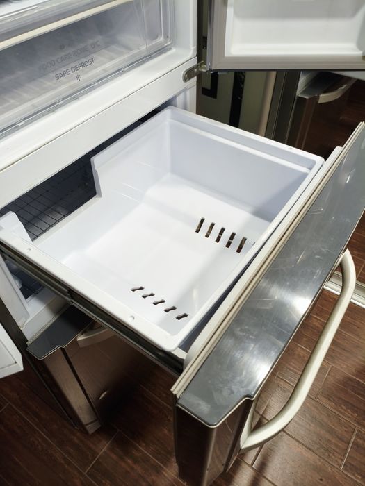 Холодильник Hotpoint Ariston