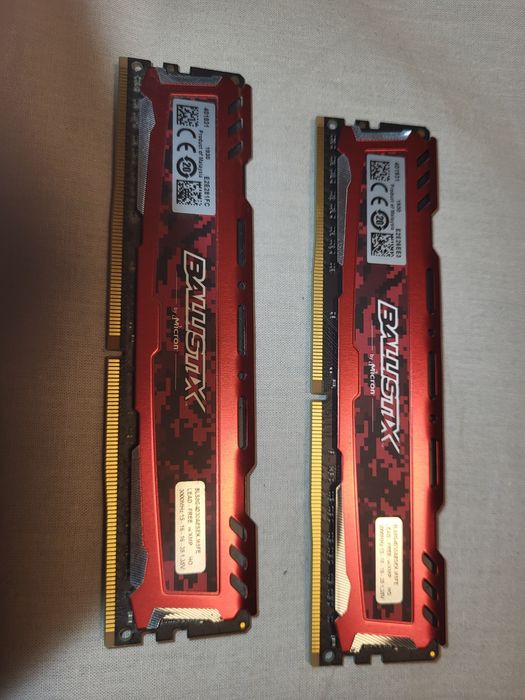Crucial  16gb (2x8gb) DDR4 3000 MHz CL15 Balistix Sport LT Red