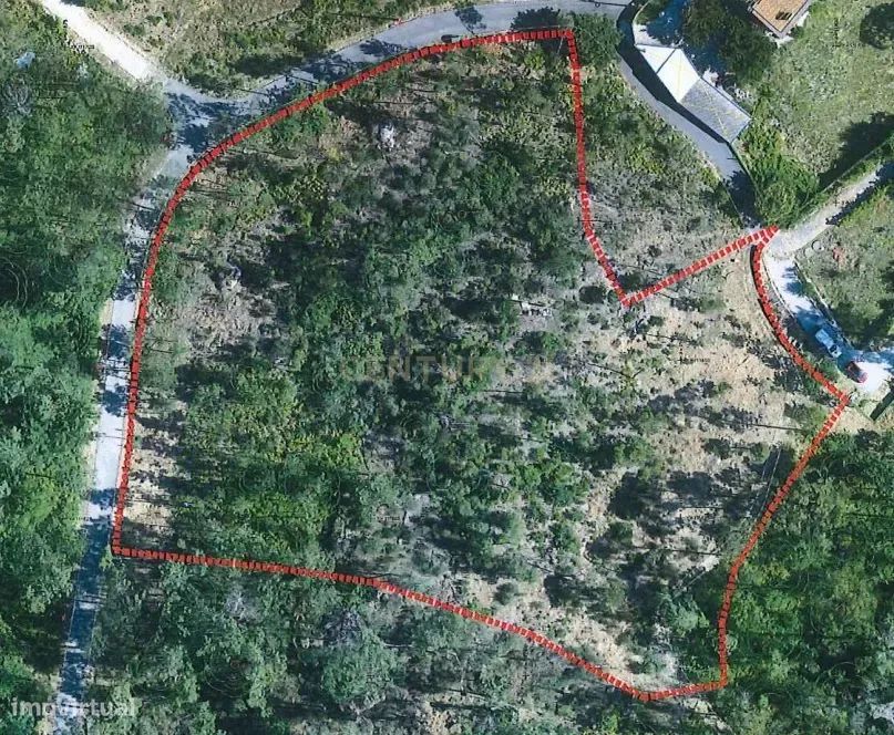 Terreno com viabilidade de construção com cerca 4320 m2