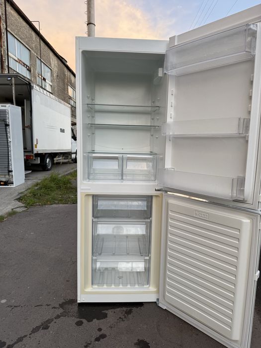 Chłodziarko-zamrażarka Electrolux EN3241J0W