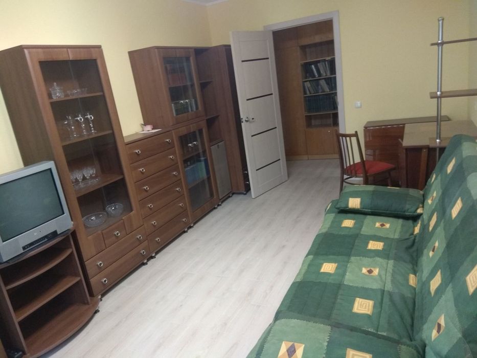 Здаю в оренду двокімнатну квартиру  в 5хв пішки від метро.