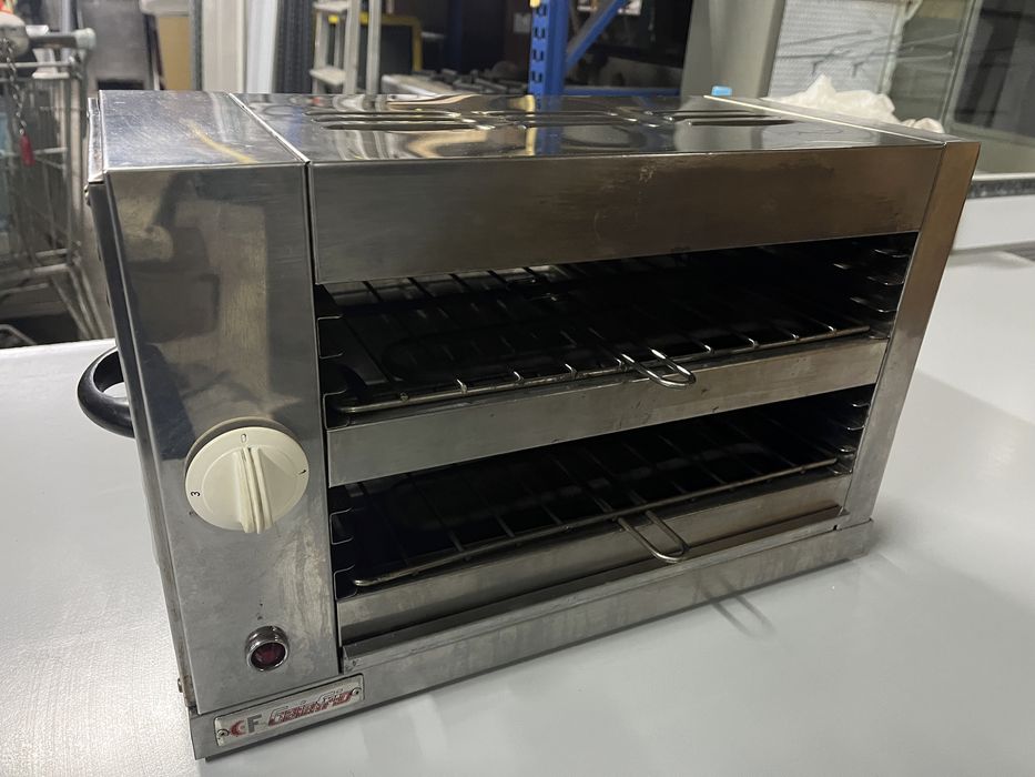 Torradeira dupla em inox com 3 resistências  46cm x 22cm