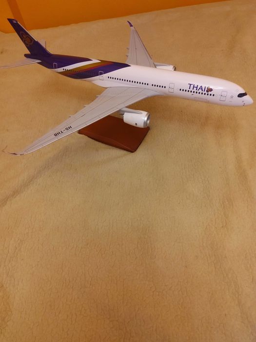 Bardzo duży model samolotu pasażerskiego Airbus