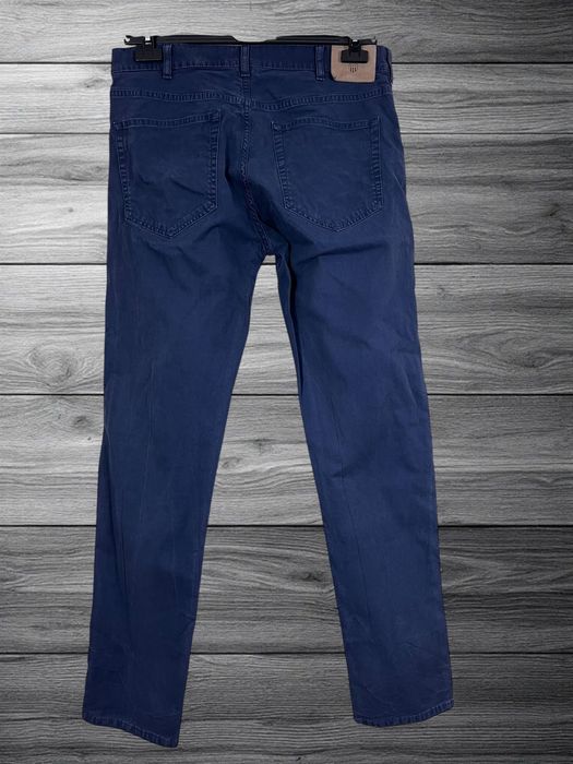 GANT roz. W33 L34 męskie granatowe spodnie chinosy