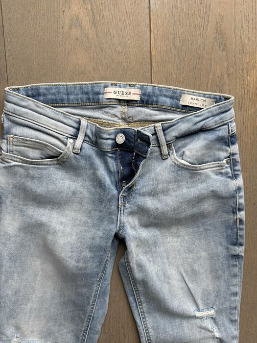 Jeansy Guess Marilyn Skinny Low 28 błękitne stan idealny