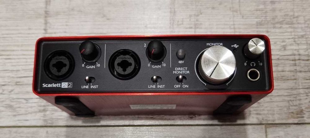 Аудиоинтерфейс Focusrite Scarlett 2i2 2nd Gen