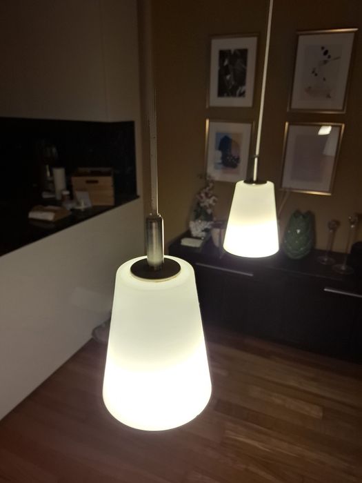 2 candeeiros de teto com suporte