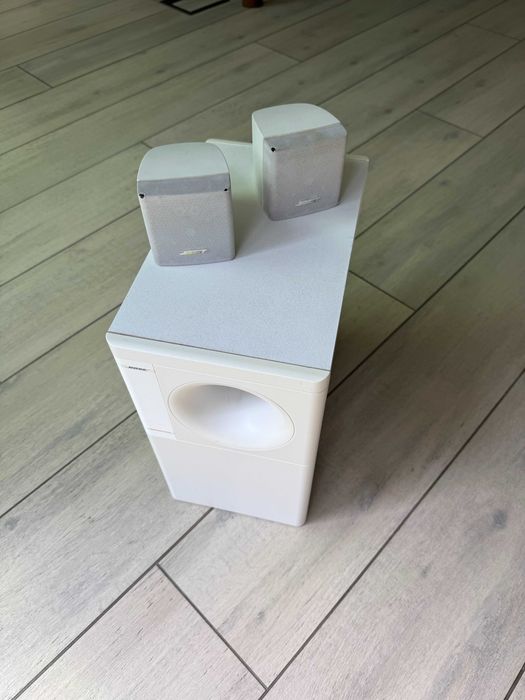 BOSE Acoustimass 3 series IV subwoofer + satelity