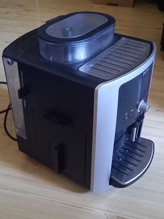 Automatyczny Ekspres firmy Krups EA8025 z LCD