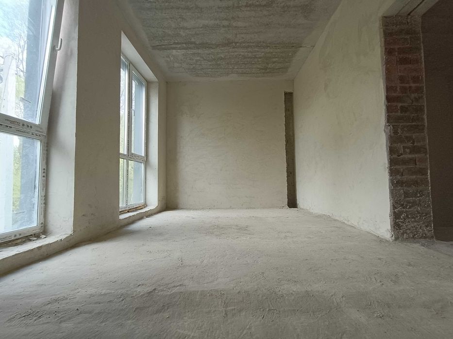 ПРОДАМ дім  загороджений дуплекс з гаржем та терасою 160 м² , 3сот ГАЗ  підключенні всі міські комунікації