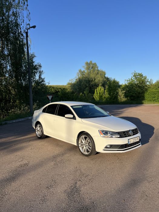 Volkswagen Jetta 2015 1.8 бензин Автомат  Aisin