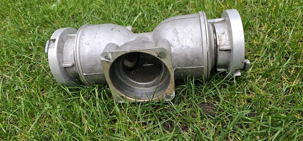 Trójnik aluminiowy przelotowy
