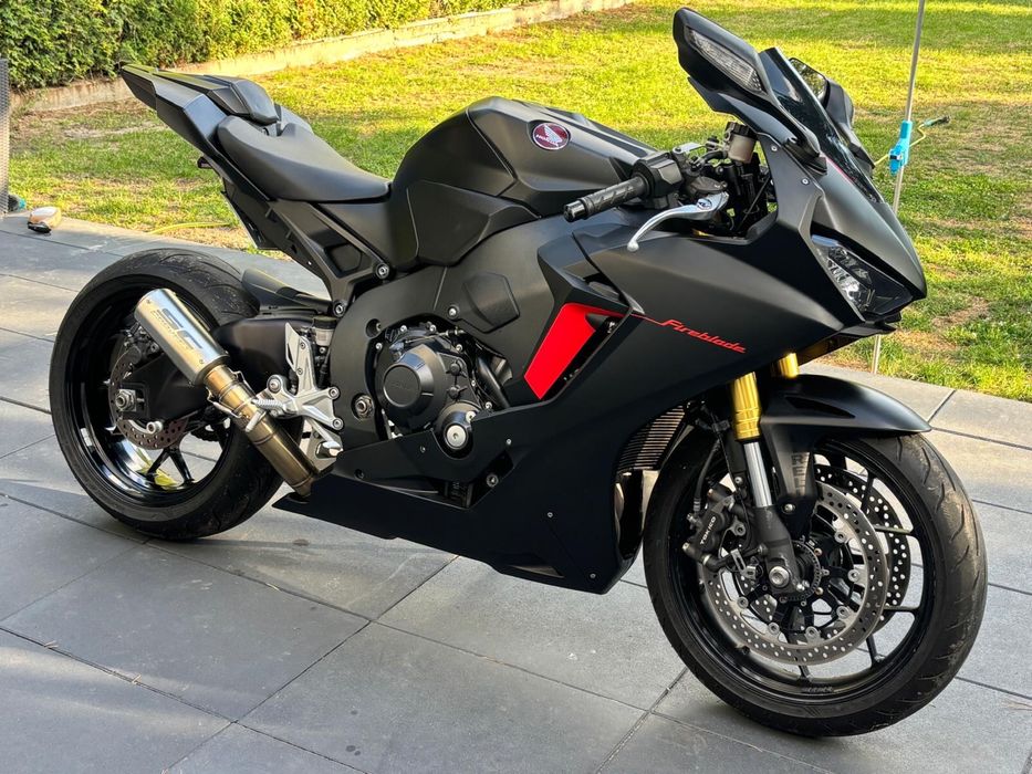Honda CBR 1000rr sc 77