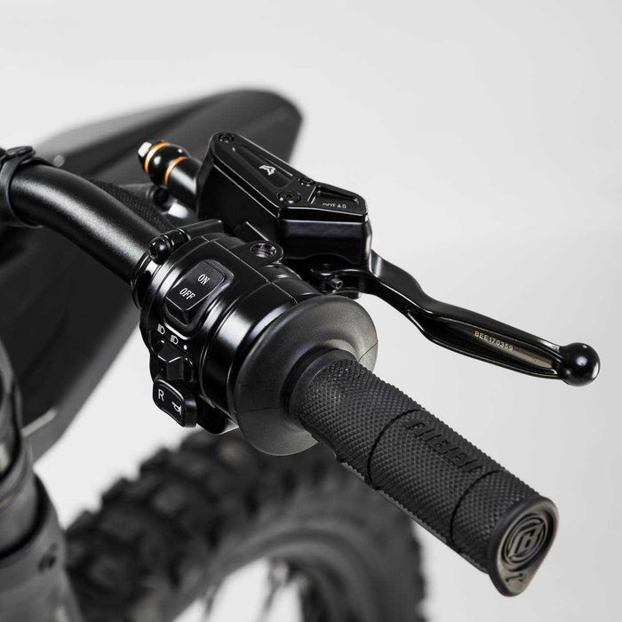 Arctic Leopard CLOUDED XE PRO S • Електро мотоцикл