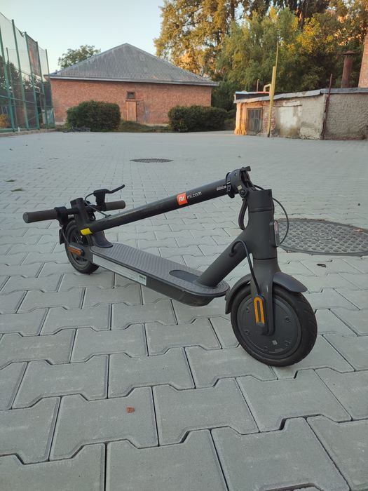 Mi Xiomi Scooter Essential