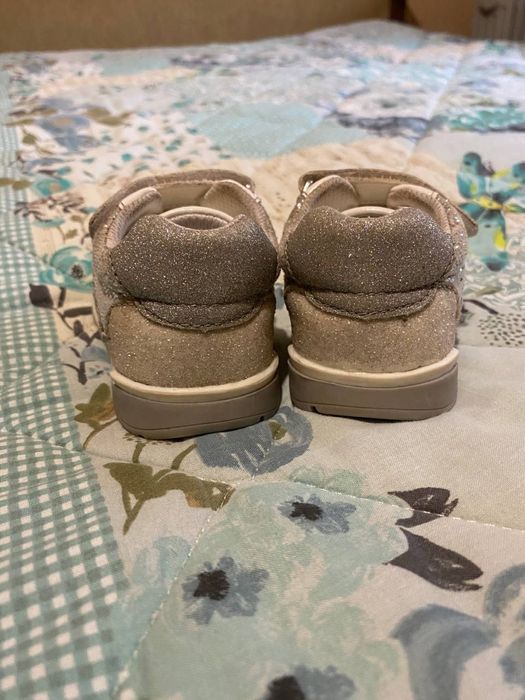 Кроссовки для девочки Chicco