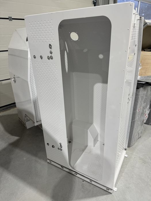 Renault Master 4x4 Prefabrykowana Kabina Prysznicowa Aluminiowa