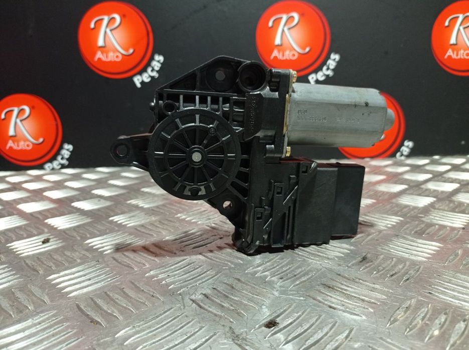 Motor Do Elevador Porta T.D Volkswagen Golf Iv (1J1)