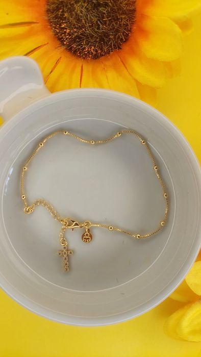 Pulseira luxo cruz , folheada a ouro 18 k, semijoia de qualidade.
