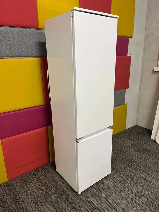 Chłodziarko-zamrażarka do zabudowy Electrolux MultiSpace ENN3074EFW