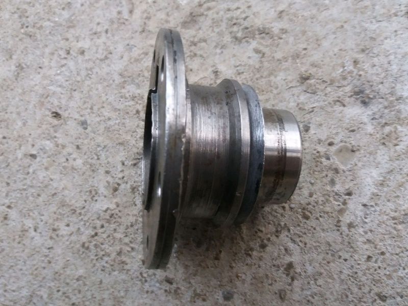 Фланец редуктора Mercedes 207-410 Т1 БУС качка 208 209 210 307 308 309