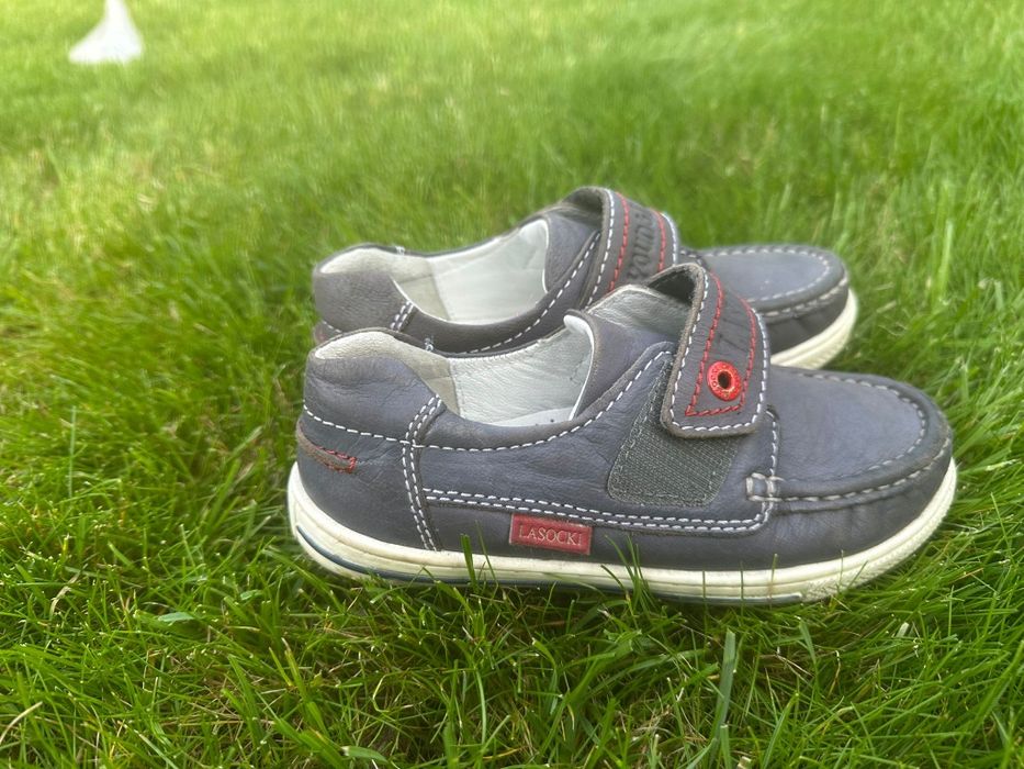 Buty firmy Lasocki. Rozmiar 30 wkładka  19 cm.