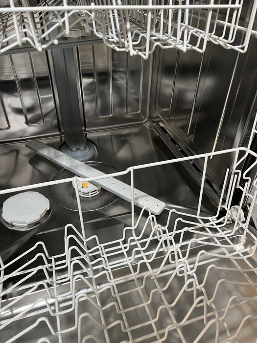 Посудомийна машина Miele g5210sci