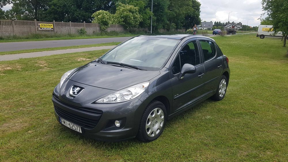PEUGEOT 207 1.4benzyna 8v 75km 2010r PANORAMA DACH bluetooth KLIMATYZACJA