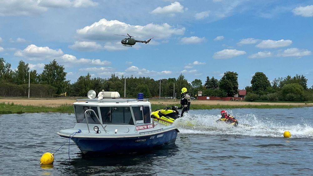 Łódź motorową Harpun 490 wędkarska ratownicza+silnik 90KM 2T