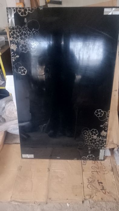 Продам стекляные столы