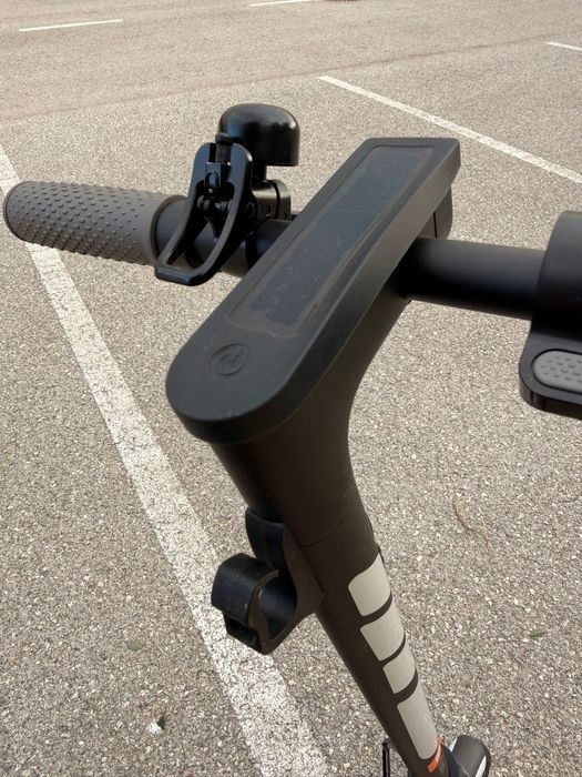 Xiaomi Mi Electric Scooter 1S  (apenas 106km) + Mala + Acessórios
