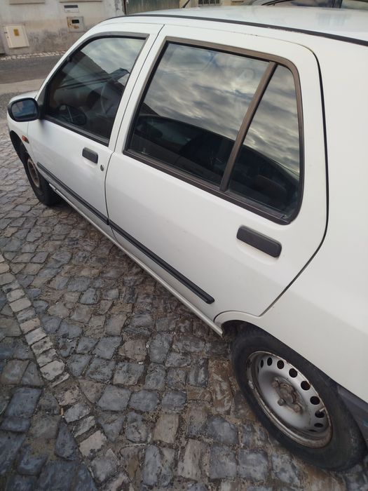 Carro Renault clio