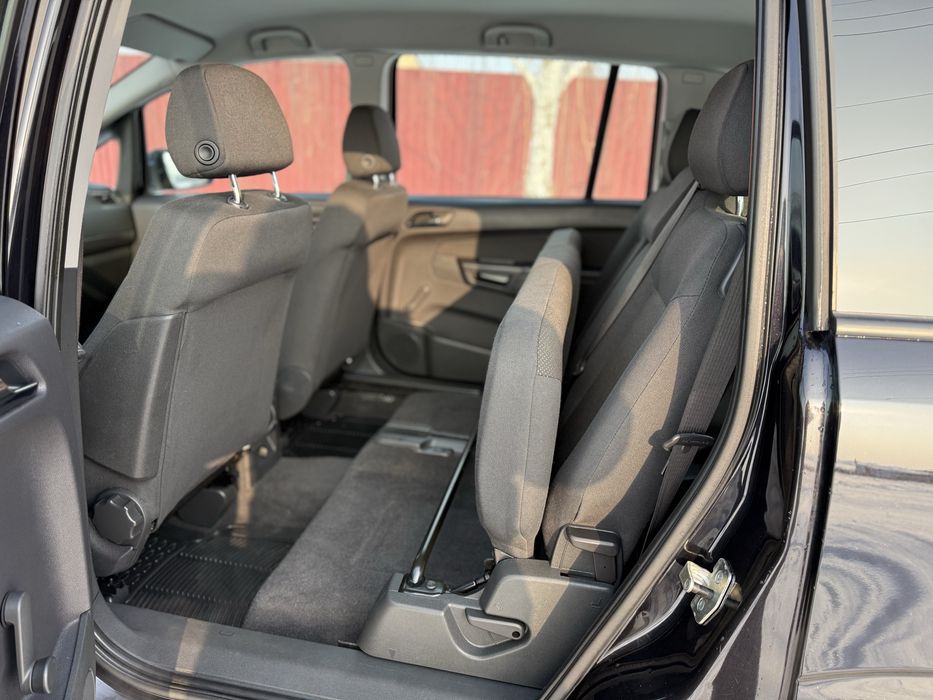 Свіжопригнаний Opel Zafira з Німеччини Розмитнений
