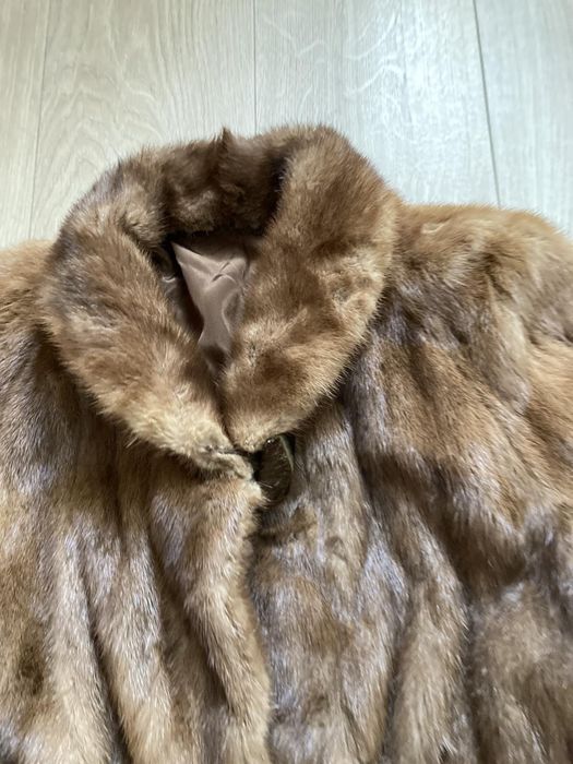 Продам норкову шубу.