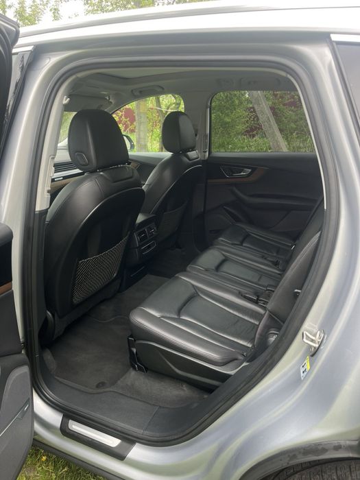 Продам Audi Q7 2017