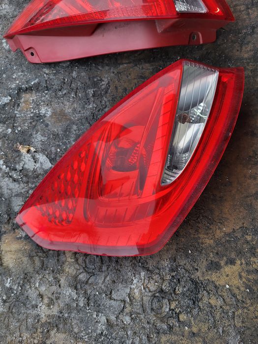 Lampa tylna ford fiesta mk7 5d kompletna