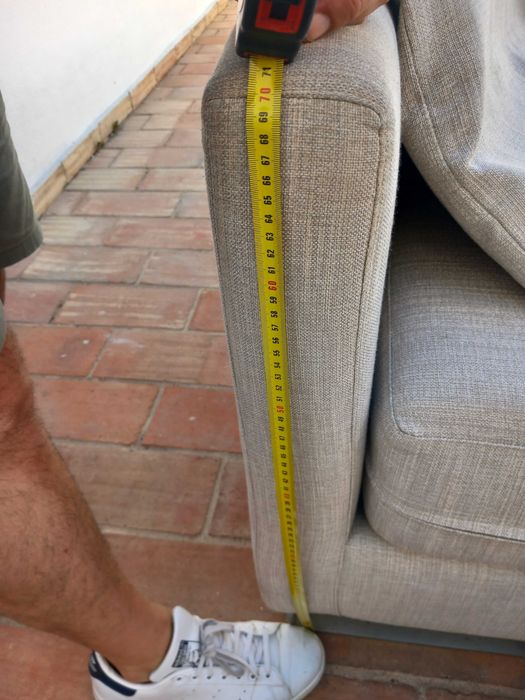2 Sofá cinza/ Beige Claro com 2 Pousa Pés