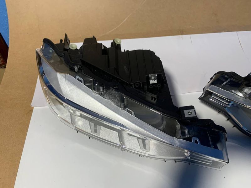 Фары оптика Bi Xenon BMW F30 F31 рестайл 63117339389 63117339390